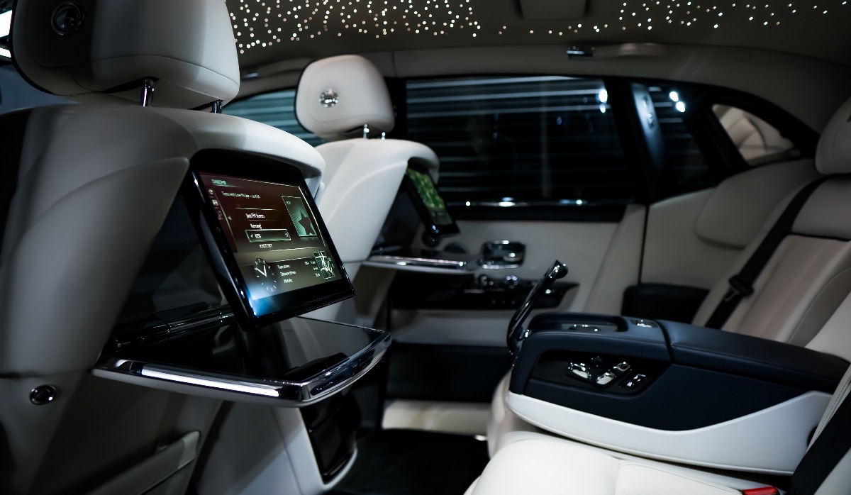 2020 Rolls-Royce Phantom Image 9